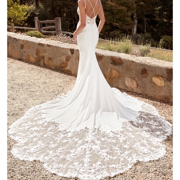 Wedding Gown - Picture 2 of 4